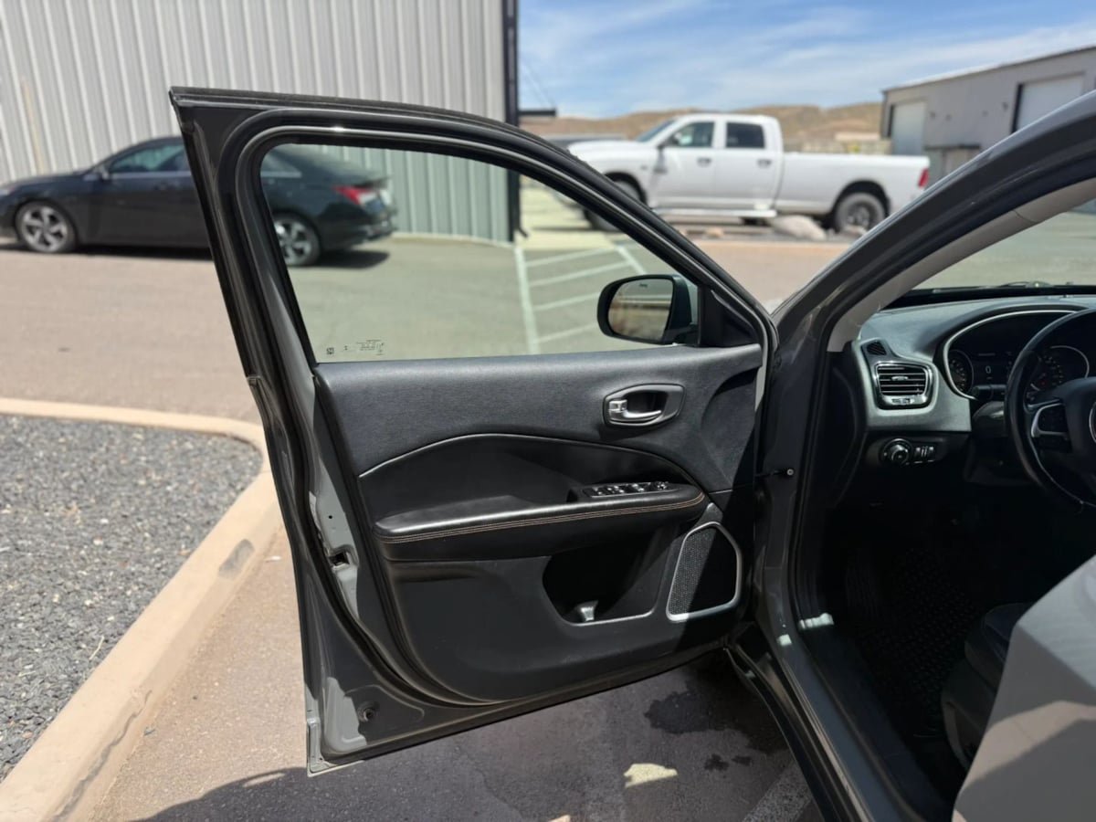 Used 2021 Jeep Compass Limited AWD/4WD image 19