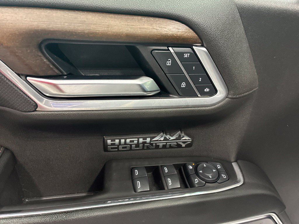 Used 2025 Chevrolet Silverado 1500 High Country w/ Technology Package AWD/4WD image 20