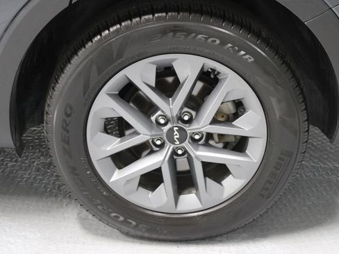 Used 2024 Kia Telluride LX FWD image 18