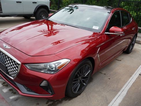 Used 2019 Genesis G70 2.0T Advanced w/ Elite Package RWD image 2