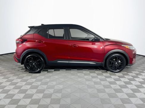 Used 2022 Nissan Kicks SR w/ Premium Package FWD image 9