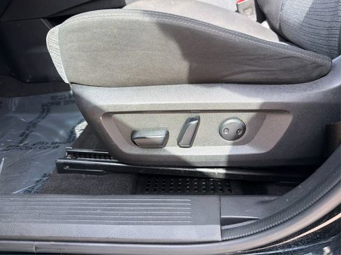 Used 2023 Nissan Rogue SV FWD image 19