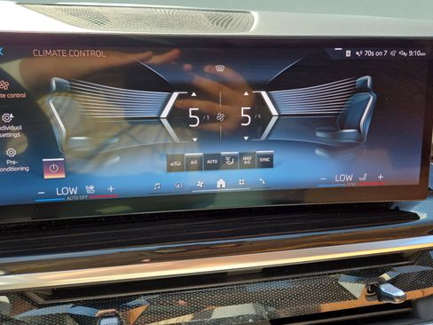 Certified 2024 BMW X7 xDrive40i AWD/4WD image 31