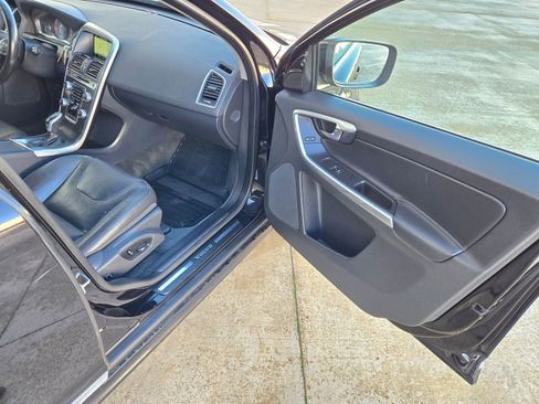 Used 2016 Volvo XC60 T5 Premier image 18