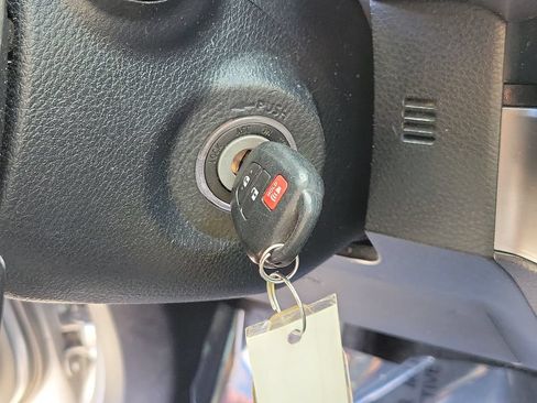 Used 2021 Toyota Tacoma SR5 RWD image 29