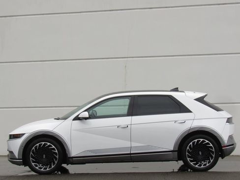 Used 2023 Hyundai Ioniq 5 Limited image 4