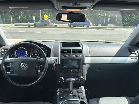Used 2008 Volkswagen Touareg V6 AWD/4WD image 11