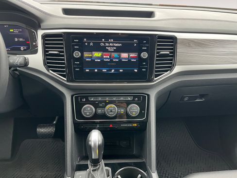 Certified 2023 Volkswagen Atlas Cross Sport SE FWD image 12