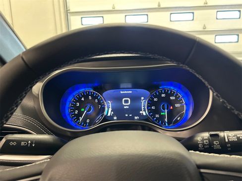 New 2026 Chrysler Pacifica Select image 21