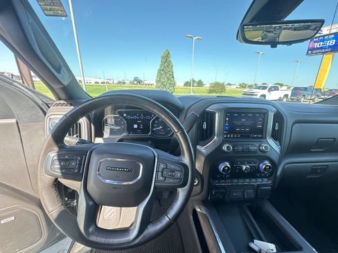 Used 2020 GMC Sierra 1500 Denali w/ Denali Ultimate Package AWD/4WD image 11