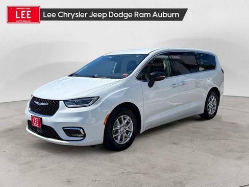 Used 2024 Chrysler Pacifica Touring-L FWD image 1