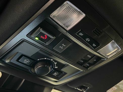 Certified 2020 Toyota Tacoma TRD Off-Road image 27