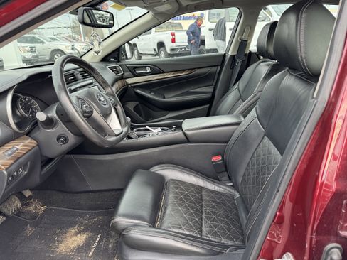 Used 2017 Nissan Maxima Platinum image 4