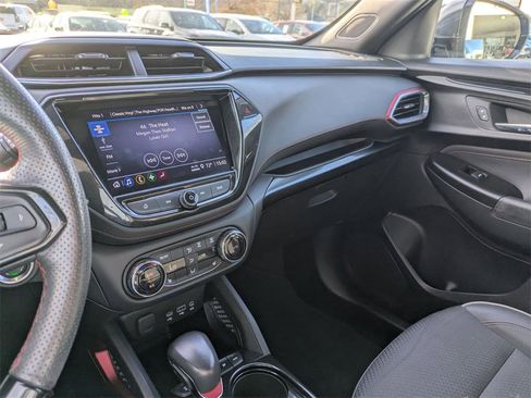 Used 2023 Chevrolet TrailBlazer RS w/ Sun and Liftgate Package image 23