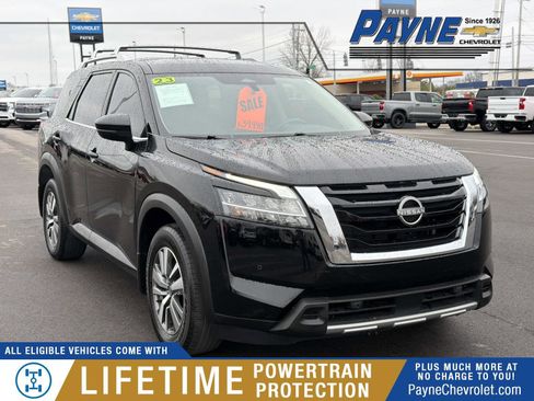 Used 2023 Nissan Pathfinder SL image 1