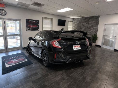Used 2017 Honda Civic Sport image 6