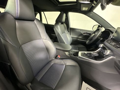 Used 2022 Toyota RAV4 XSE w/ XSE Grade Weather Package AWD/4WD image 26