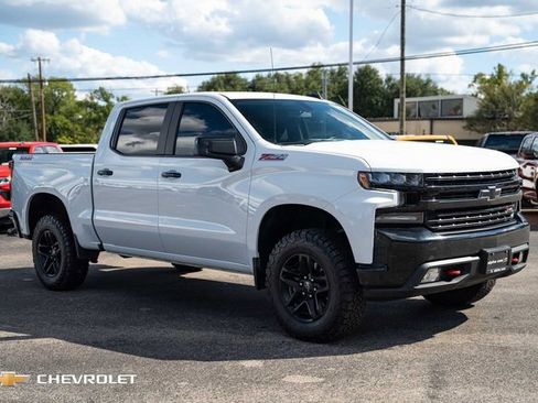 Used 2021 Chevrolet Silverado 1500 LT Trail Boss image 3