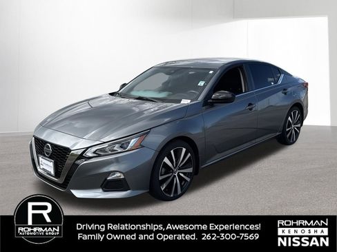 Used 2022 Nissan Altima 2.5 SR FWD image 1