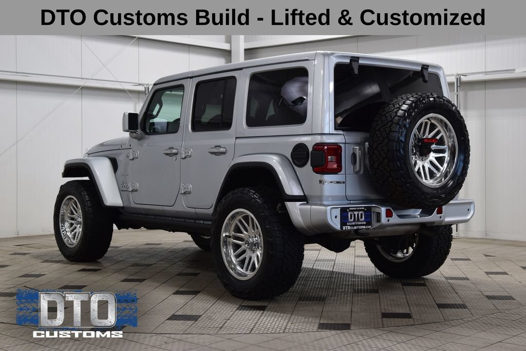 Used 2024 Jeep Wrangler Unlimited Sahara w/ Technology Group AWD/4WD image 5