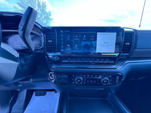 Used 2024 Chevrolet Silverado 2500 ZR2 w/ Technology Package image 22