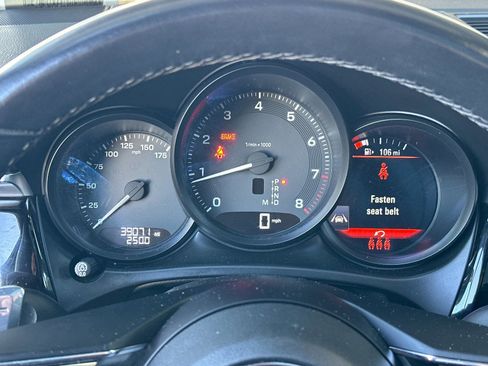 Used 2024 Porsche Macan image 24