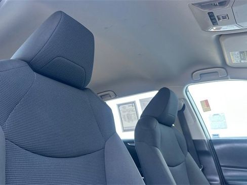 Used 2022 Toyota RAV4 LE image 14