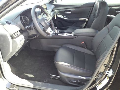 New 2025 Nissan Sentra SR w/ SR Premium Package image 5