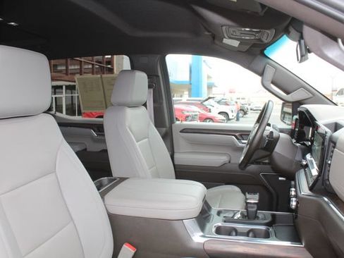 Used 2024 GMC Sierra 1500 SLT w/ SLT Premium Plus Package AWD/4WD image 17