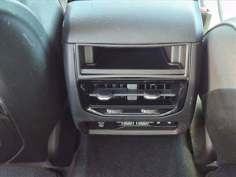 Used 2023 Jeep Grand Cherokee Limited w/ Luxury Tech Group II AWD/4WD image 16
