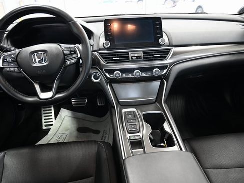 Used 2018 Honda Accord Sport image 13