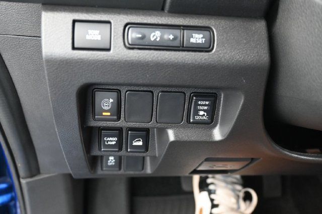 Used 2024 Nissan Frontier SL w/ Technology Package AWD/4WD image 14
