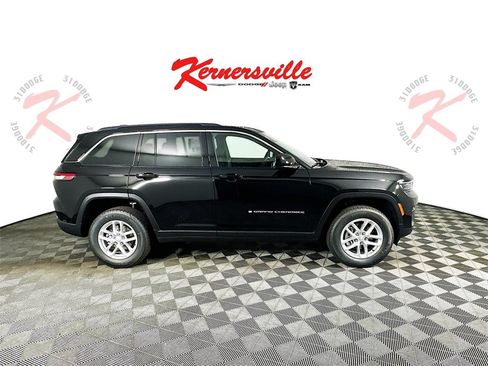 New 2025 Jeep Grand Cherokee Laredo X image 8