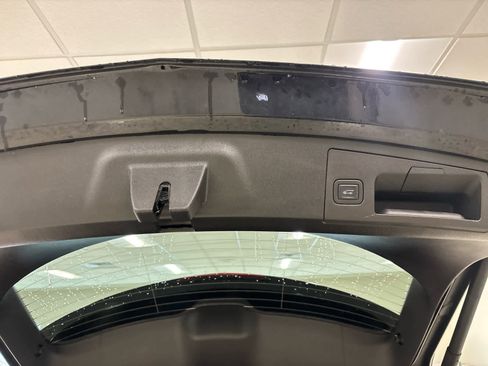 Used 2023 Cadillac XT4 Luxury w/ Driver Awareness Package image 12