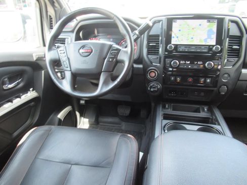 Used 2022 Nissan Titan PRO-4X w/ Pro-4x Convenience Package AWD/4WD image 15