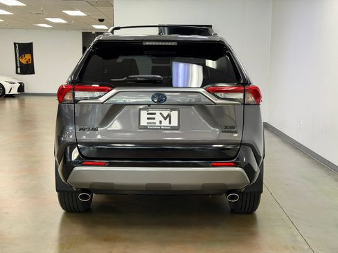 Used 2020 Toyota RAV4 XSE AWD/4WD image 9