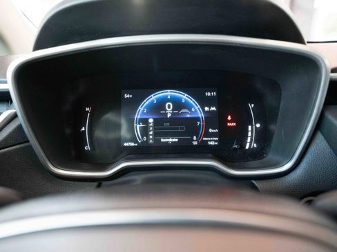 Used 2023 Toyota Corolla Cross XLE image 16