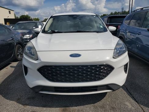 Used 2020 Ford Escape SE FWD image 2