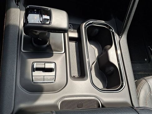 Used 2024 GMC Sierra 1500 AT4 w/ AT4 Premium Package AWD/4WD image 25