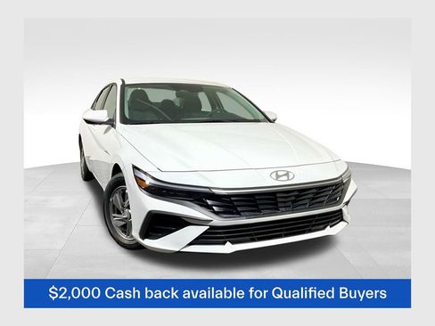 New 2026 Hyundai Elantra SE FWD image 1