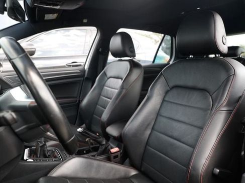Used 2019 Volkswagen GTI SE FWD image 9