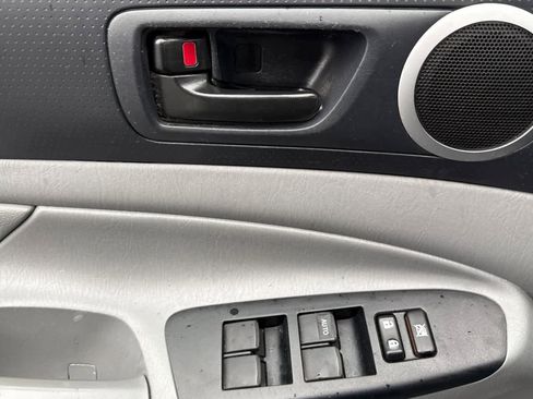 Used 2015 Toyota Tacoma PreRunner w/ TRD Off-Road Package image 10