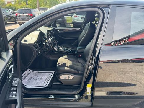Used 2018 Porsche Macan AWD/4WD image 12