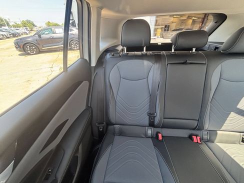 Used 2026 Volkswagen Tiguan SE AWD/4WD image 45