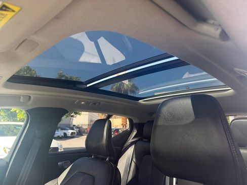 Used 2024 Volvo XC40 B5 Core w/ Protection Package Premier image 11