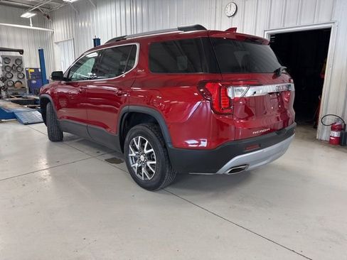 Used 2023 GMC Acadia SLT FWD image 8