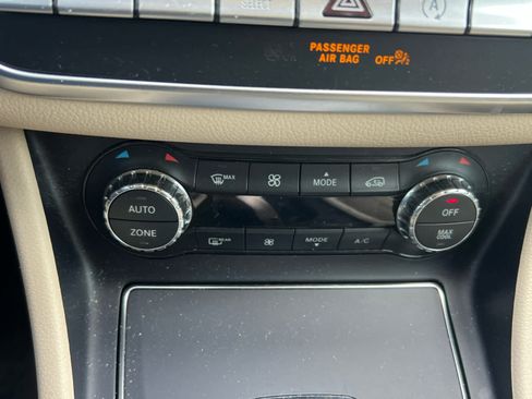 Used 2019 Mercedes-Benz GLA 250 4MATIC image 8