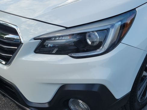 Used 2019 Subaru Outback 3.6R Limited AWD/4WD image 9
