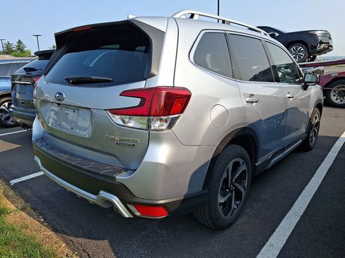 Used 2023 Subaru Forester Touring w/ Popular Package #2 AWD/4WD image 7