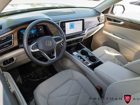 Used 2024 Volkswagen Atlas SE AWD/4WD image 19